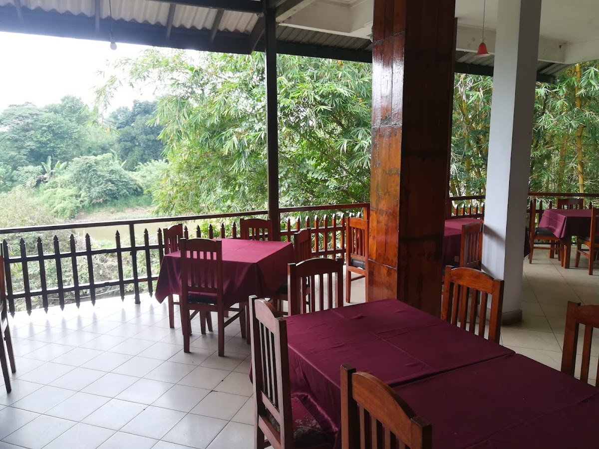 Old Bridge Restaurant And Bar-9